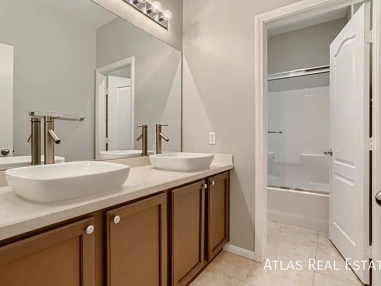 10744 Tuscan Ct — Photo 9