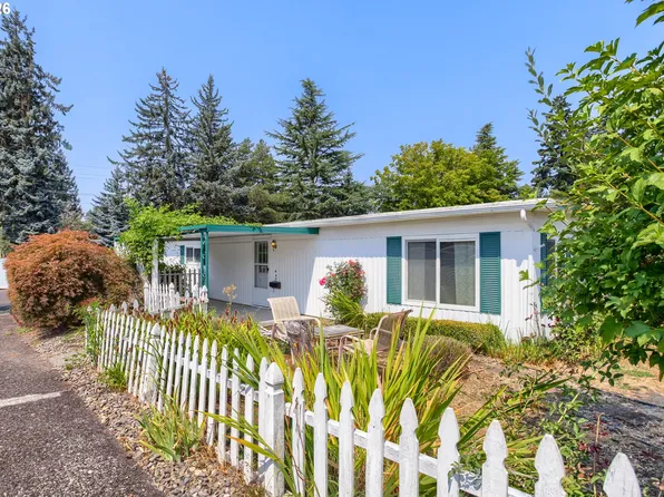 11728 SW Royal Villa Dr, Portland, OR 97224