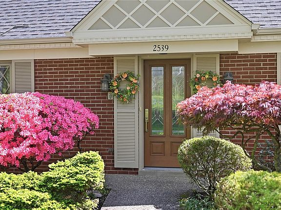 3rd image of 2539 Lindenwood Dr