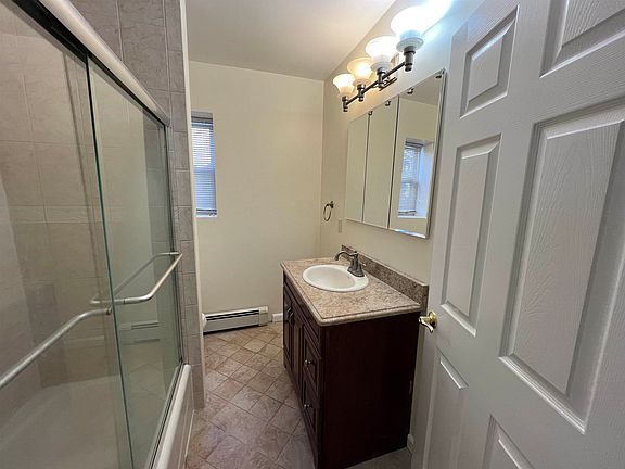5th image of 231 Van Orden Ave