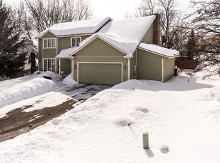 9377 Hillingdon Rd, Woodbury, MN 55125
