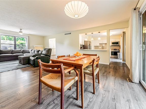 5th image of 10120 N Surfside Cir
