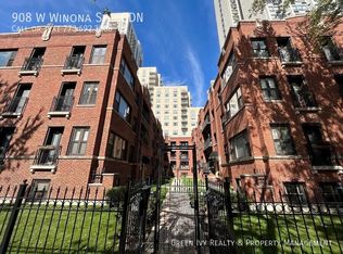 908 W Winona St, Chicago, IL 60640
