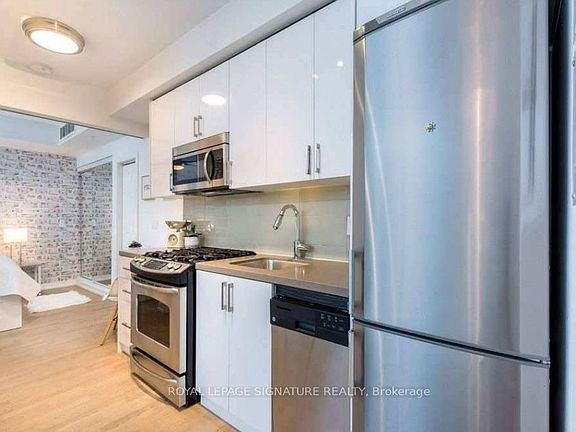 4th image of 150 Broadview Ave S #23