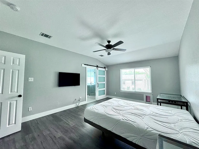 1212 Leah Ln — Photo 8