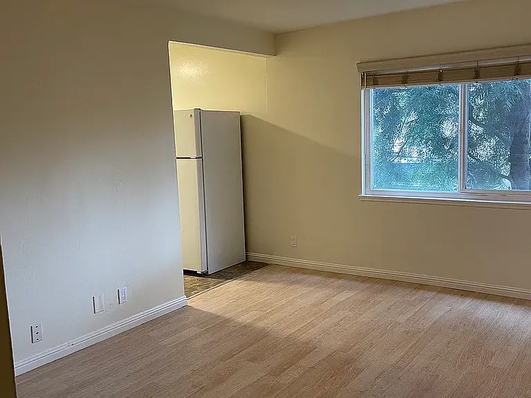 1646 Davis St #9 — Photo 10