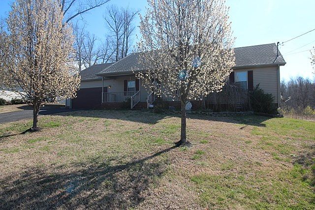 1st image of 672 Bartlett Ave