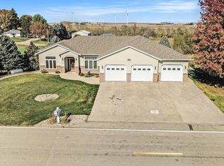 505 E 2nd Ave, Beaver Creek, MN 56116