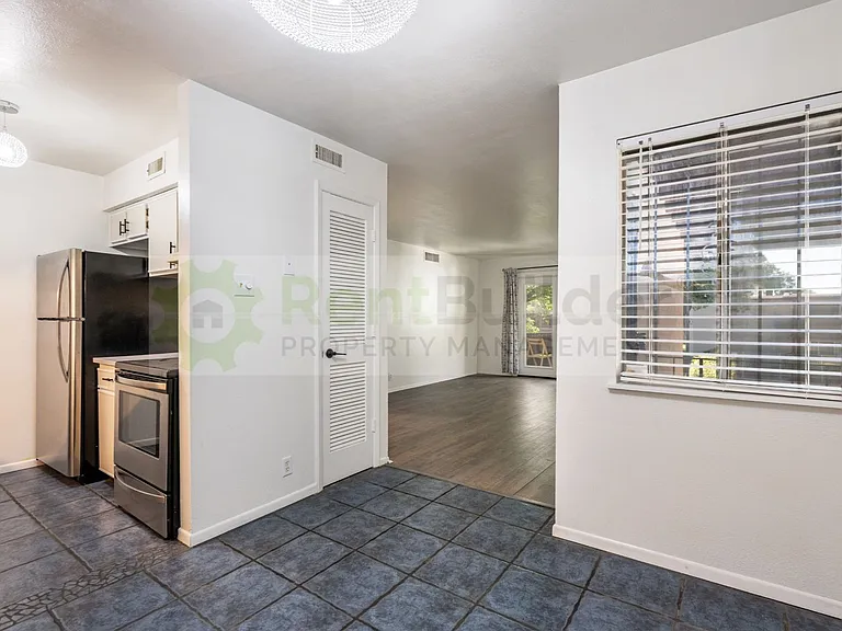 1601 Pennsylvania St NE #4 — Photo 4