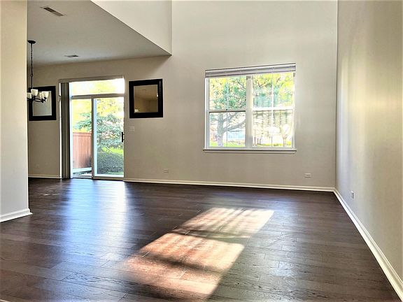 3rd image of 504 Heritage Ct