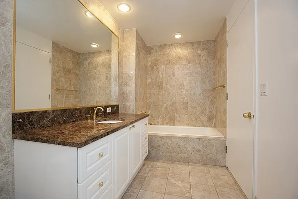 Rented by LKW International Real Estate LLC | media 4