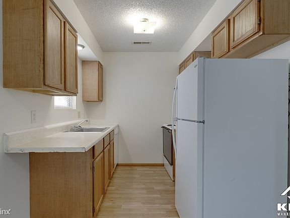 4th image of 3200 Garden Grove Pkwy APT 3B