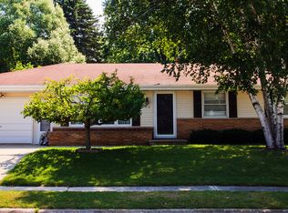 519 Saint Bernard Dr, Green Bay, WI 54302