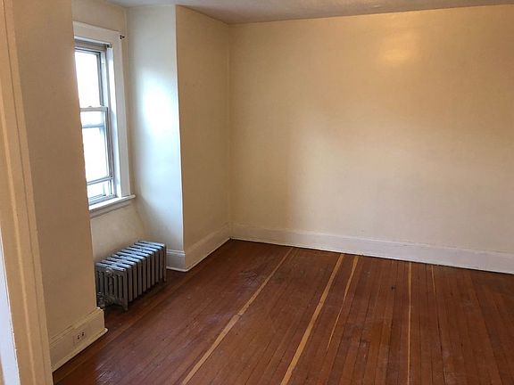 4th image of 2718 21st Ave