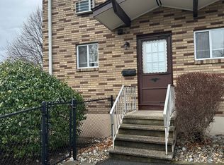 8 Central Dr APT 1, Nanuet, NY 10954