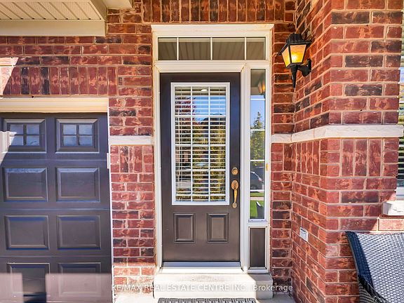 3rd image of 43 Delphinium Way
