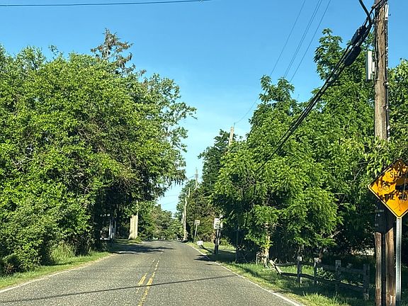 5th image of 23 Main St
