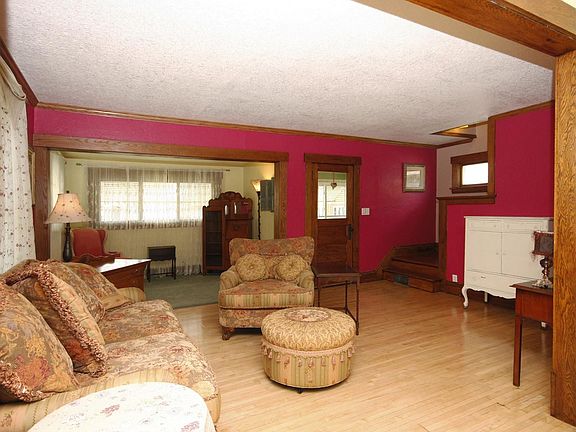 Spacious living room.