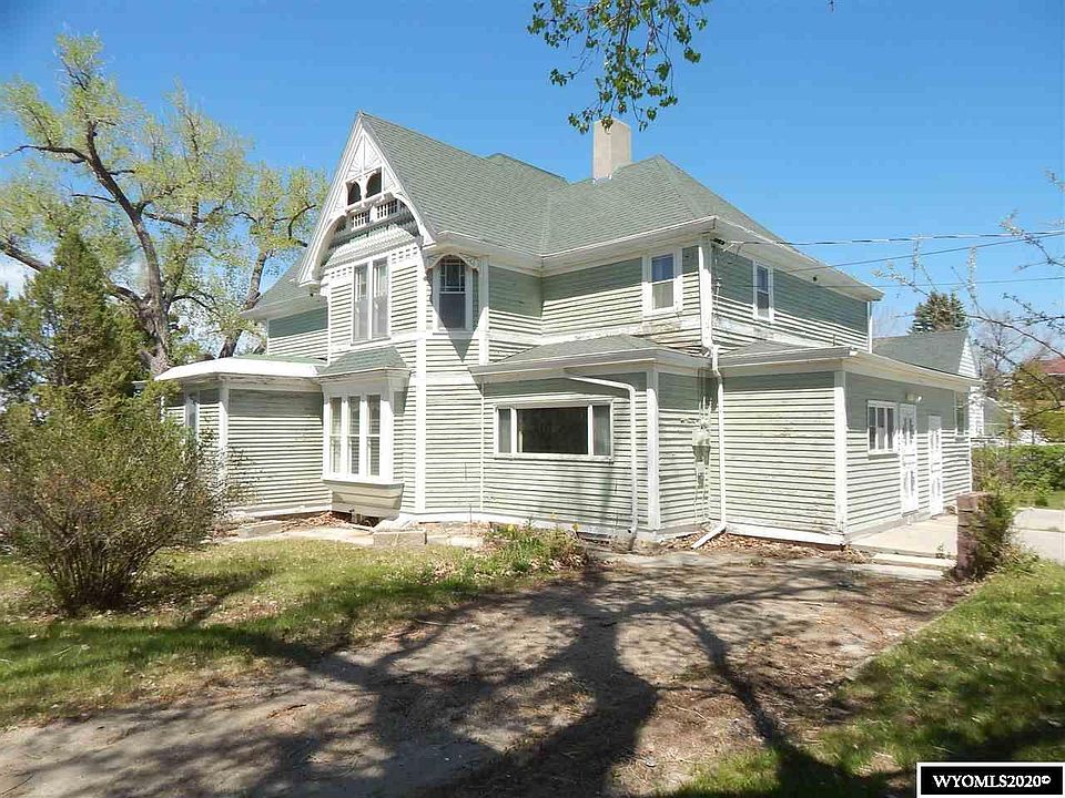 107 N 6th St, Douglas, WY 82633 Zillow