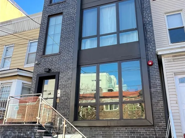 3011 23rd Street, Astoria, NY 11102