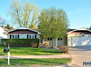 5213 W Thurman Dr, Sioux Falls, SD 57106
