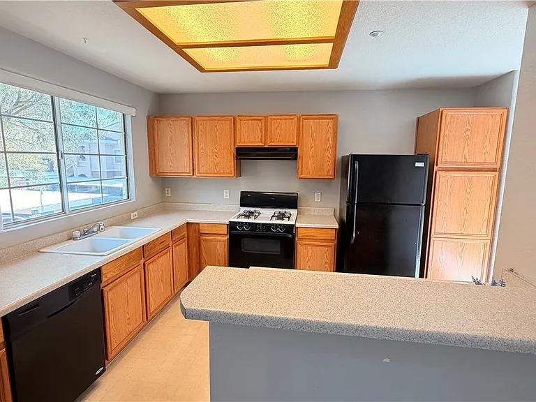 830 Carnegie St #1021 — Photo 8