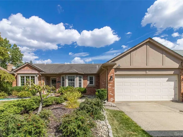 40216 Denbigh Dr, Sterling Heights, MI 48310