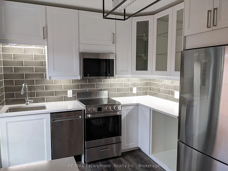 158 James St #2 — Photo 4
