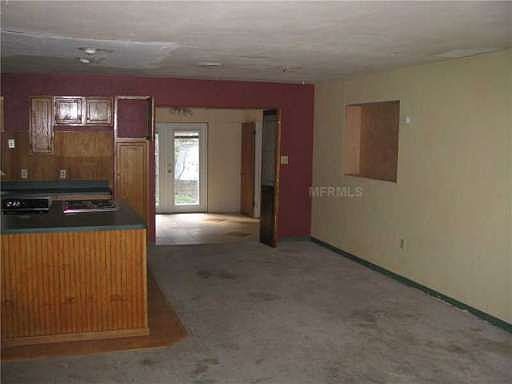4th image of 1070 Gayle Dr