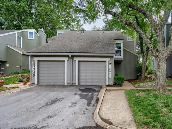 8028 Colony Ln, Lenexa, KS 66215