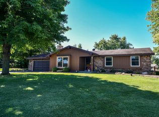 S84W27645 Beaver Trl, Mukwonago, WI 53149