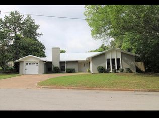 707 Colonial Dr, Athens, TX 75751