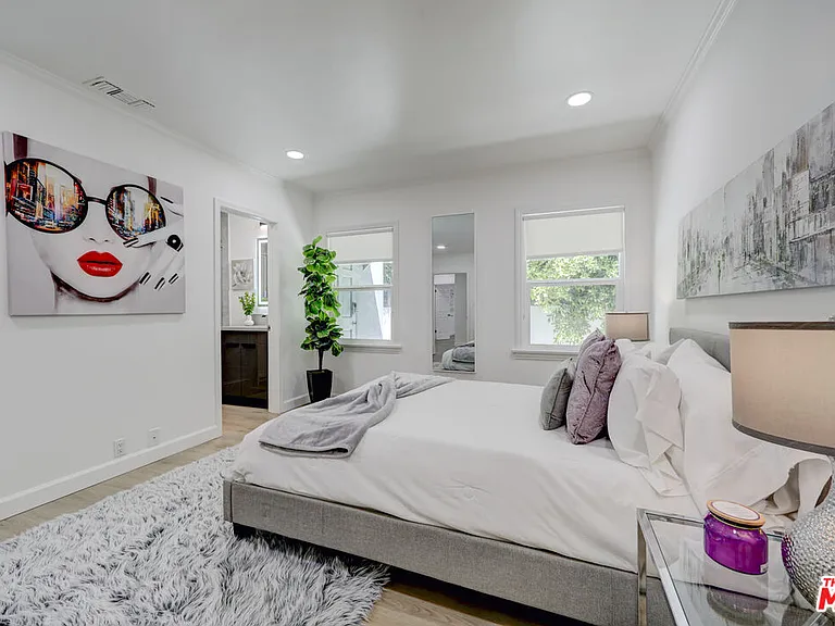 344 S Camden Dr — Photo 22