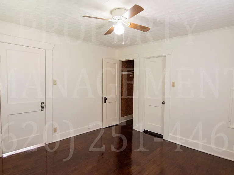 914 W 4th St — Photo 5