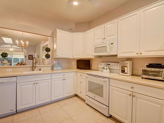 2nd image of 9515 Crescent View Dr N