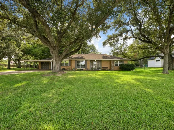 12511 Britt Rd, Brookside Vl, TX 77581