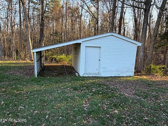 3rd image of 3514 Mount Helen Rd