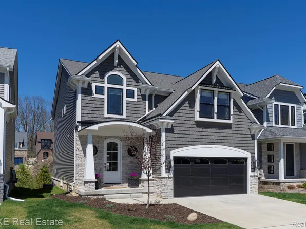 205 Mountain View Ln, Milford, MI 48381