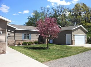 2076-2076 Okray Ave, Plover, WI 54467