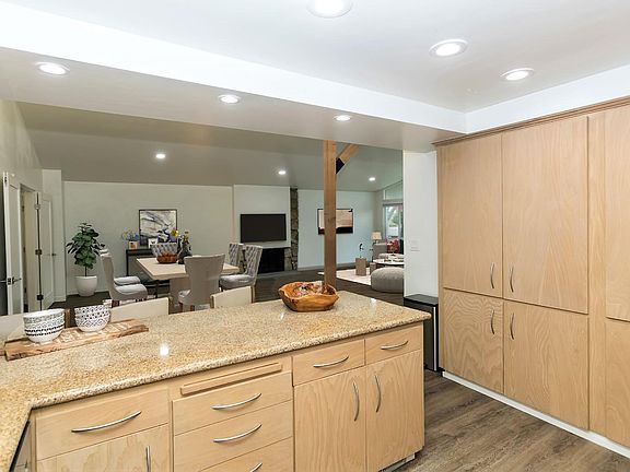 5th image of 5172 College Gardens Ct