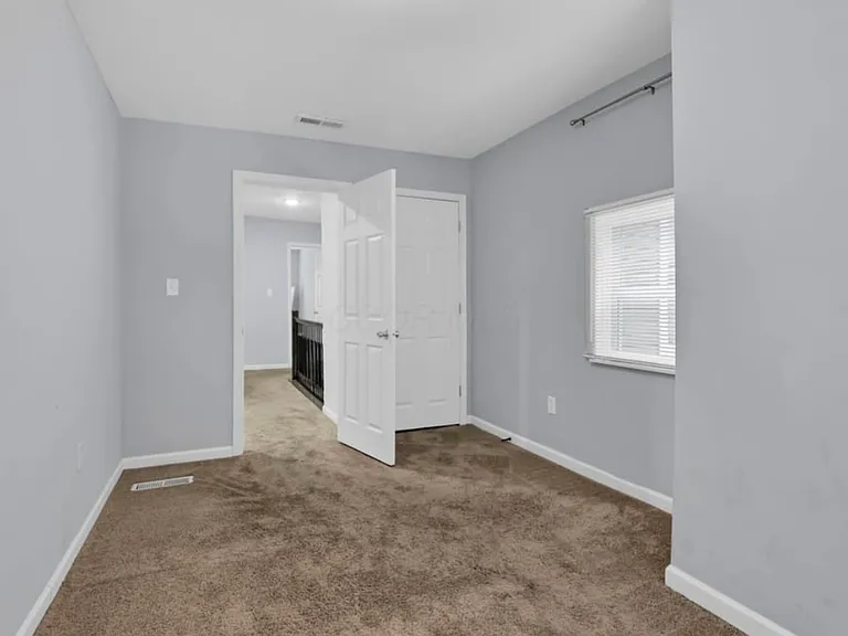 513 S Champion Ave — Photo 12