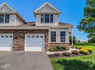 55 Saratoga Ct, Somerset, NJ 08873