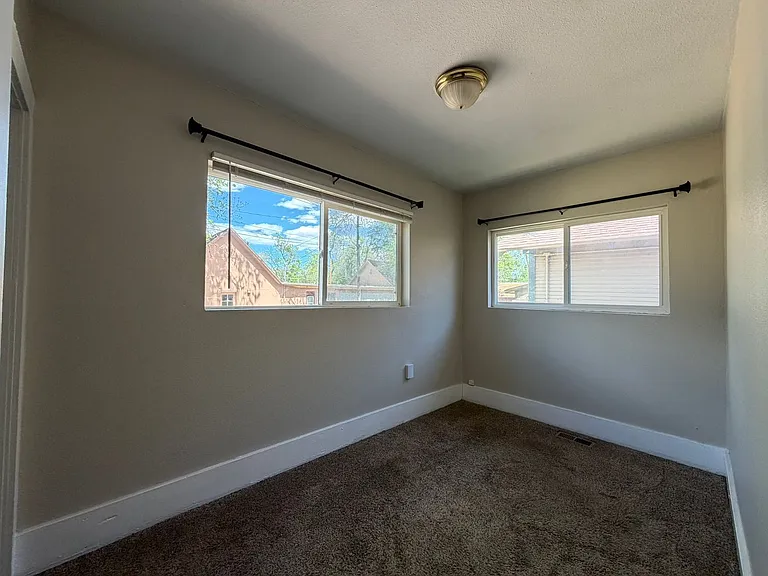 404 E Kiowa St — Photo 5