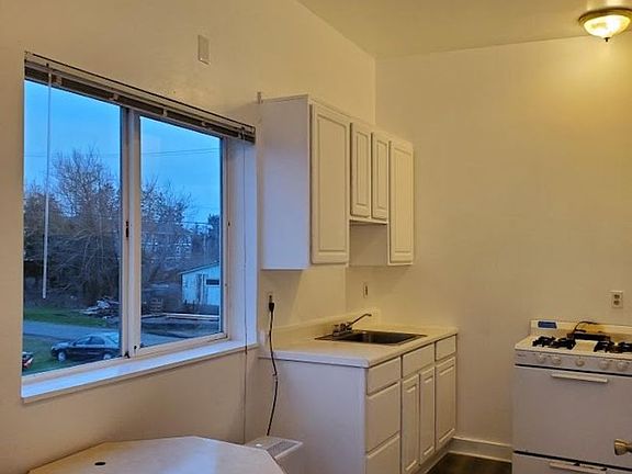 2nd image of 87 NE Harbor Ct #2