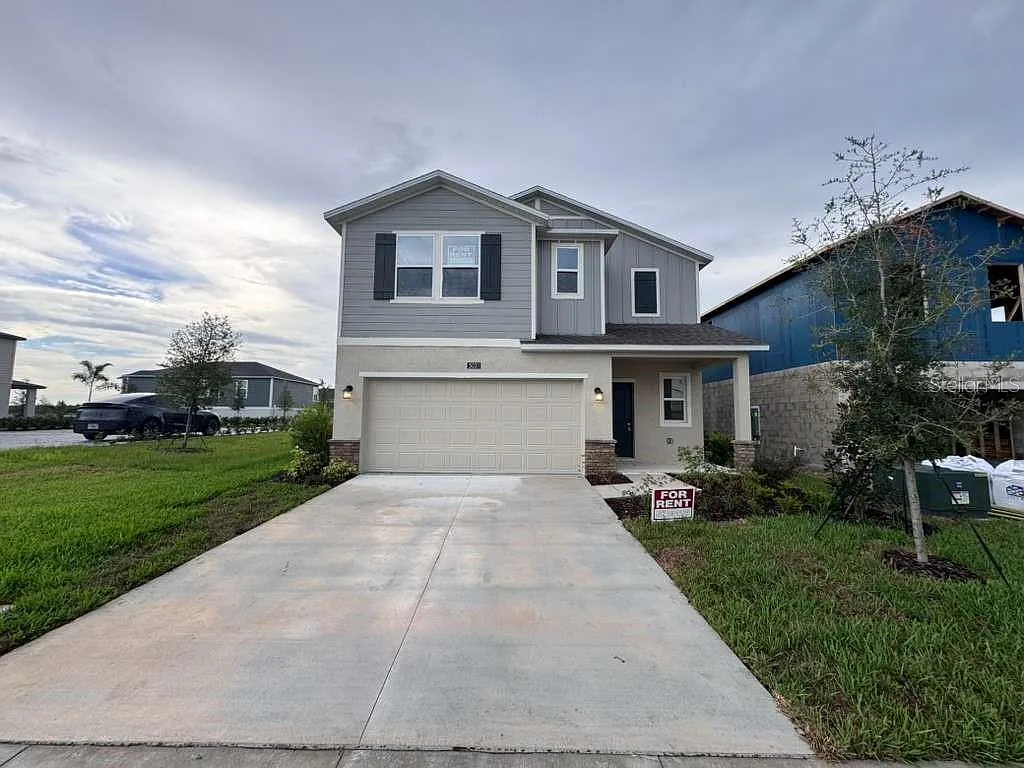 6 bed, 3.0 bath, 2458 sqft, $3,200 — Photo 1