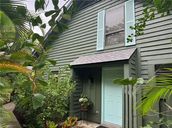 1281 Solana RD, NAPLES, FL 34103