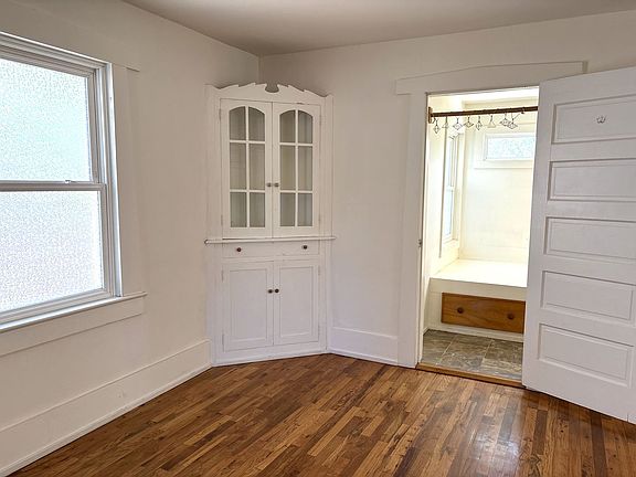 5th image of 317 Cornell Dr SE #A
