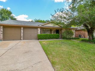 5806 Libbey Ln, Houston, TX 77092
