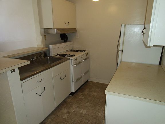 5th image of 2648 Pacific Ave APT 21