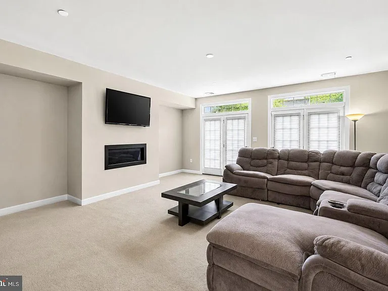 7314 Taylors Hill Ln — Photo 11